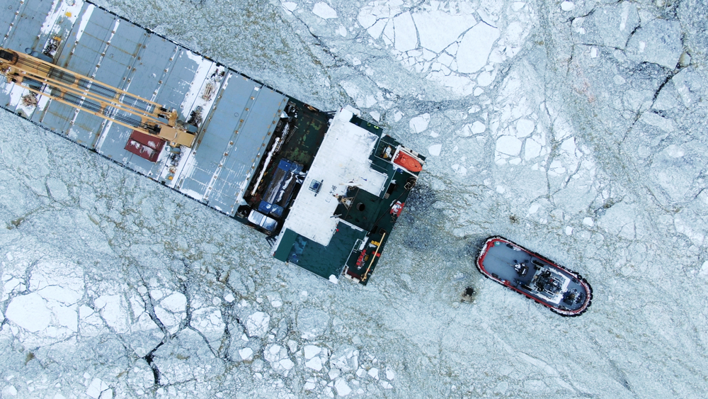 Image of a boat in icy waters | Polar Code Training MSA Portsmouth